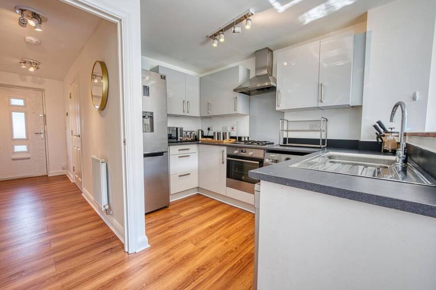 Near City Centre 4 Bed 2 Bath House