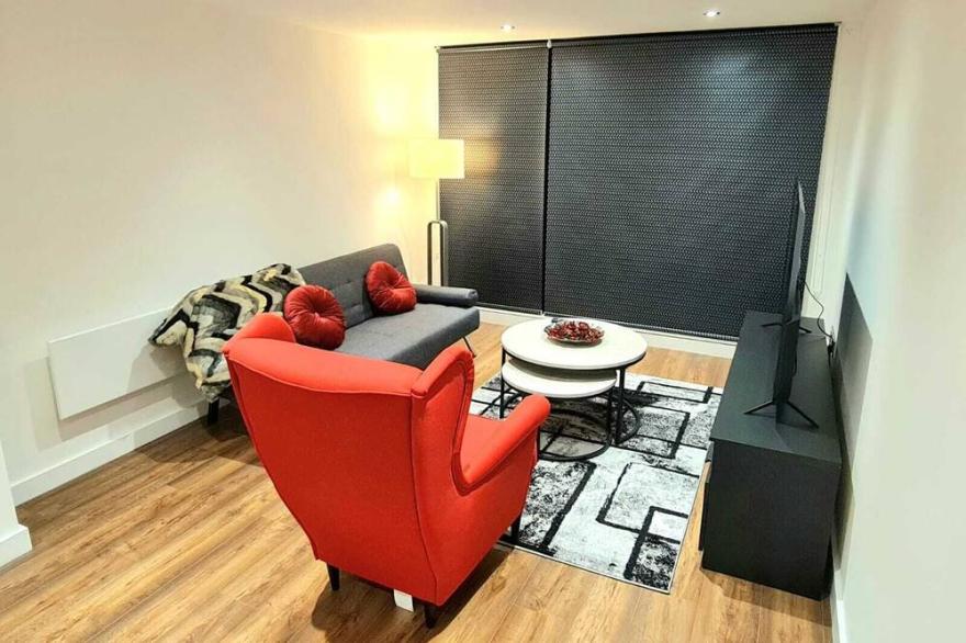 Remarkable 1-Bedroom Apartment in Salford