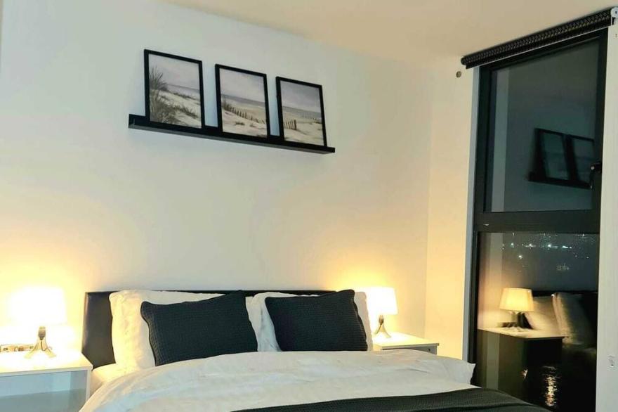 Remarkable 1-Bedroom Apartment in Salford