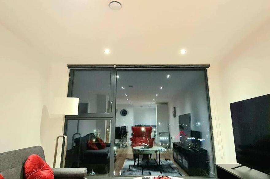 Remarkable 1-Bedroom Apartment in Salford