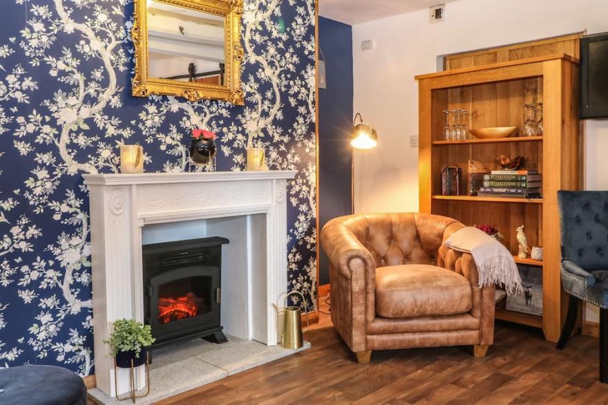 THE CHEESE ROOM, pet friendly, with a garden in Stretton-On-Fosse