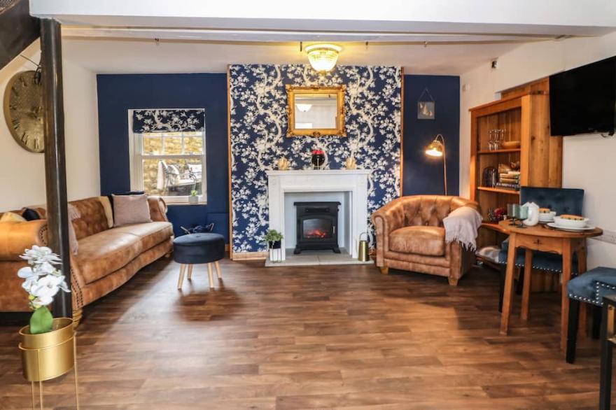 THE CHEESE ROOM, pet friendly, with a garden in Stretton-On-Fosse