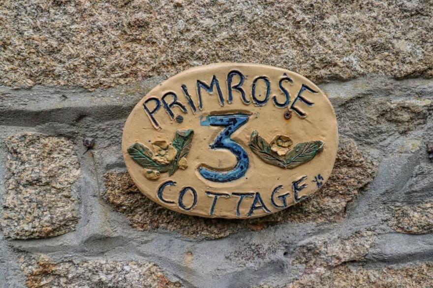 PRIMROSE COTTAGE, pet friendly in Scorrier