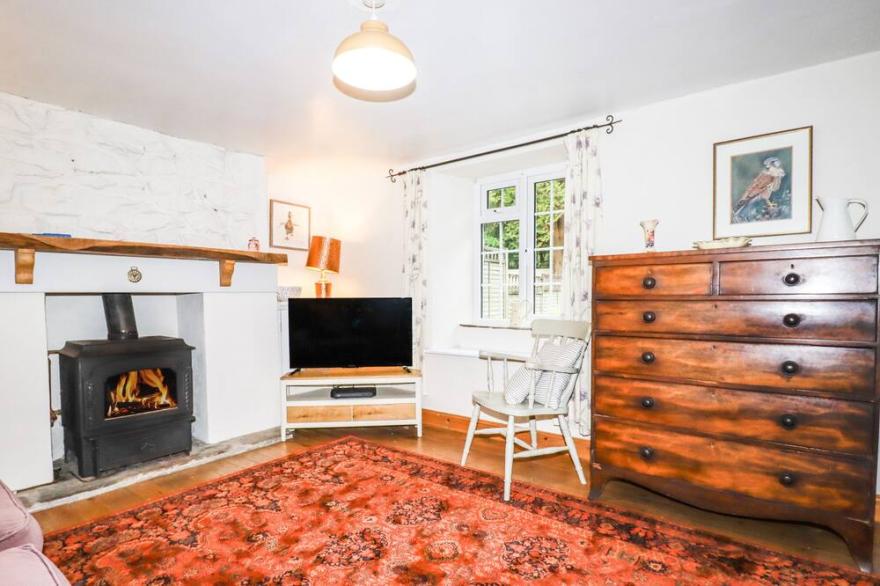 PRIMROSE COTTAGE, pet friendly in Scorrier