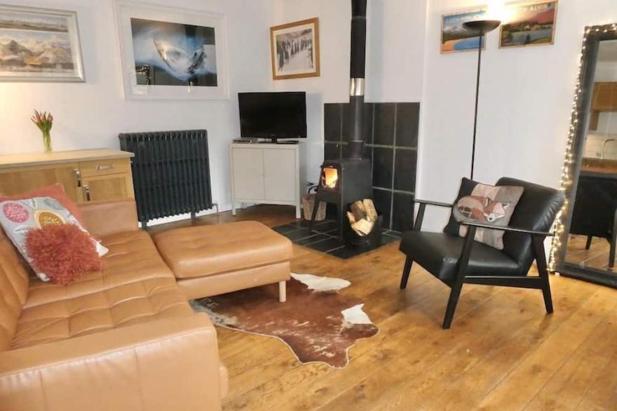 Romantic Rolltop bath & cosy woodburning-stove - Baltinna West Lodge, Newtonmore.