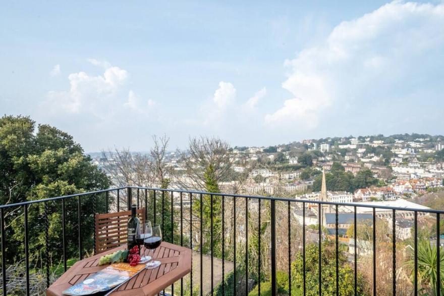 Vane Hill Crest - Five Bedroom House, Sleeps 10