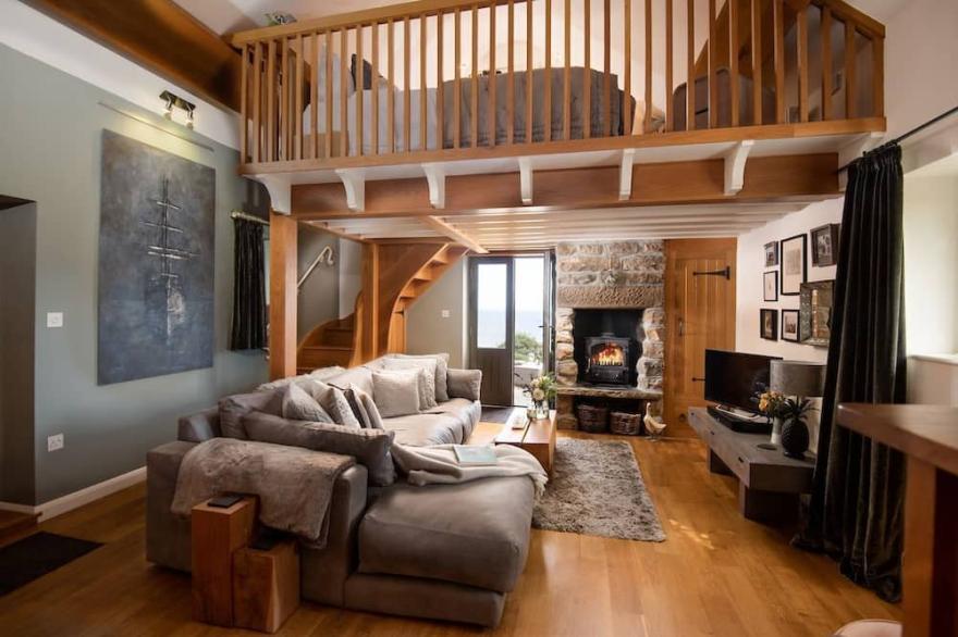 BAY VIEW COTTAGE - stunning cottage overlooking Robin Hoods Bay