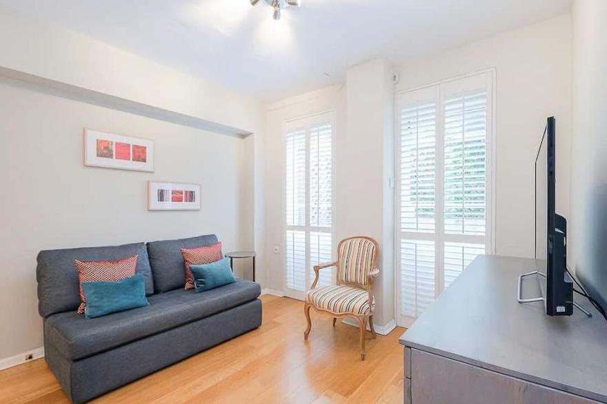Sloane Square | Pro-Managed