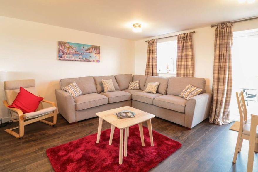 OCEAN BREEZE, pet friendly, country holiday cottage in Marazion