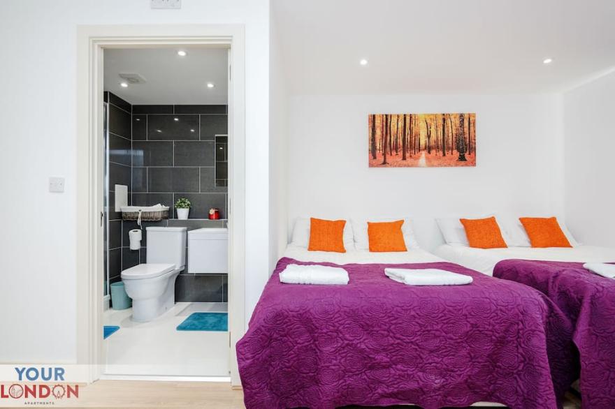 **Newly Furnished & Spacious 2Bedroom 2Bathrooms sleeps up to 13 **