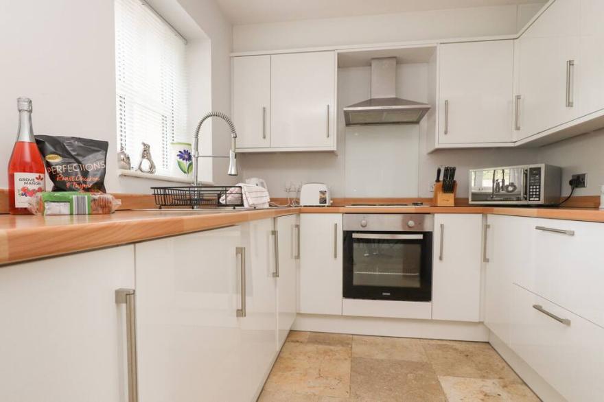 SMITHY COTTAGE, character holiday cottage in Ribchester
