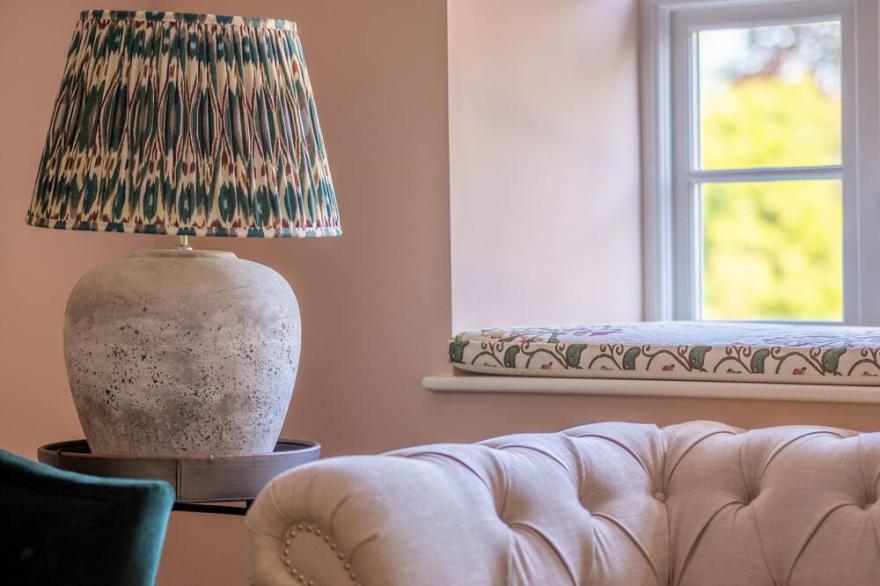 CUNSEY MILL HOUSE, pet friendly, with pool in Hawkshead