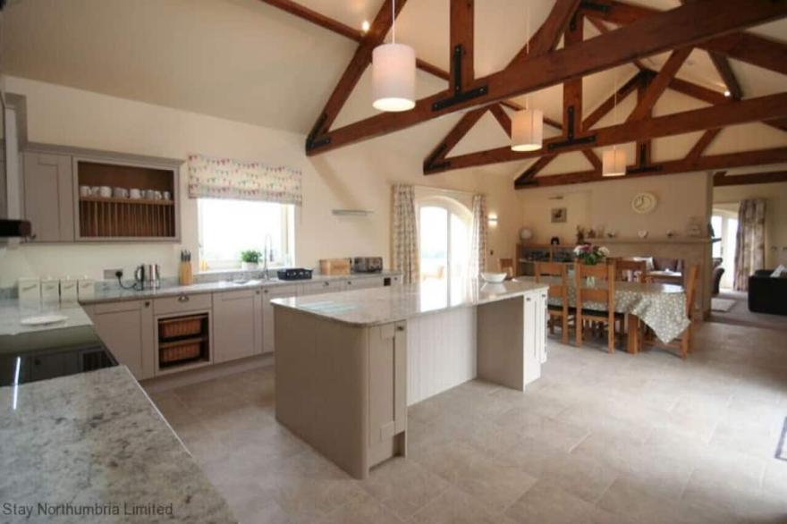 Byre @ Westfield - Four Bedroom House, Sleeps 8