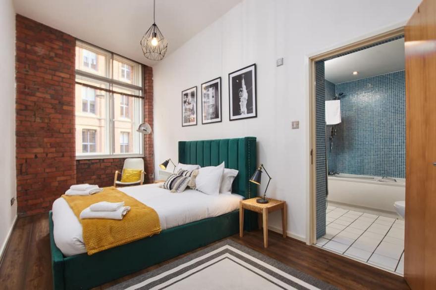 Lovely flat in central Manchester