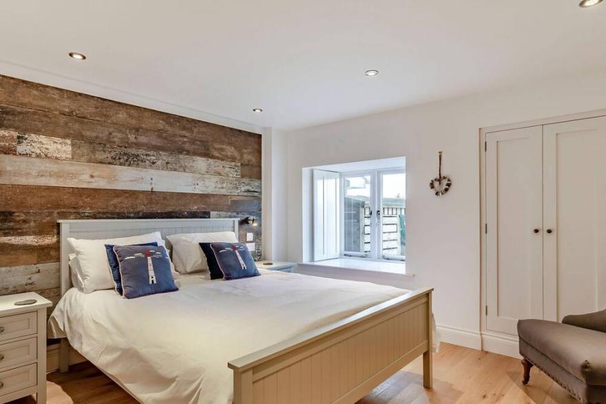 4 bedroom accommodation in St Mawes