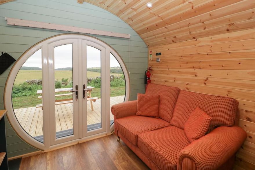 DEW POND, pet friendly, with open fire in Blagdon