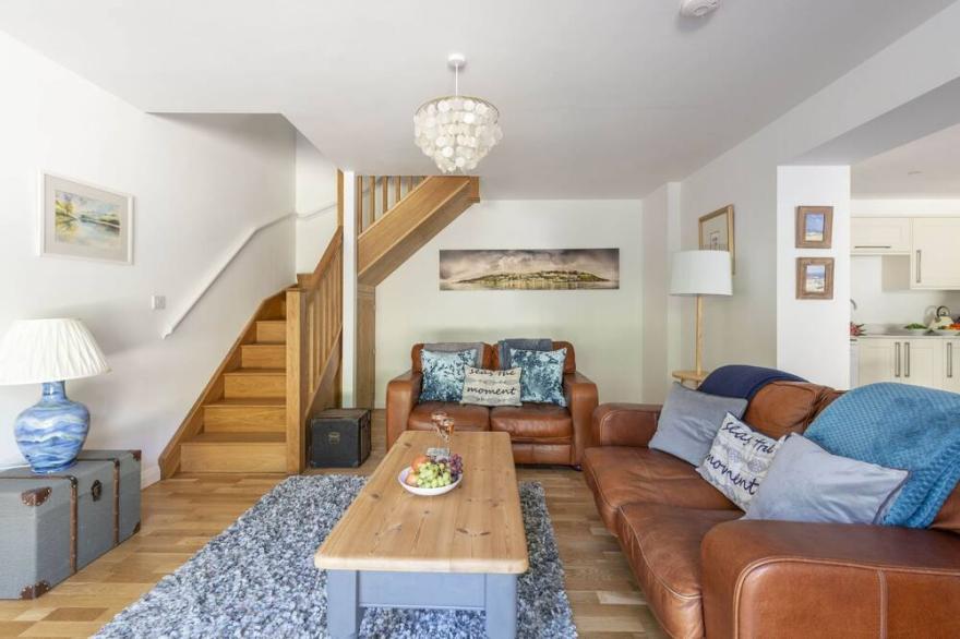 Bright modern cottage in the popular village Bonchurch