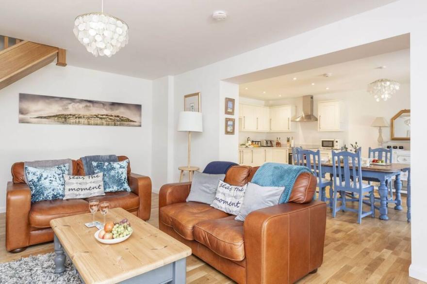 Bright modern cottage in the popular village Bonchurch