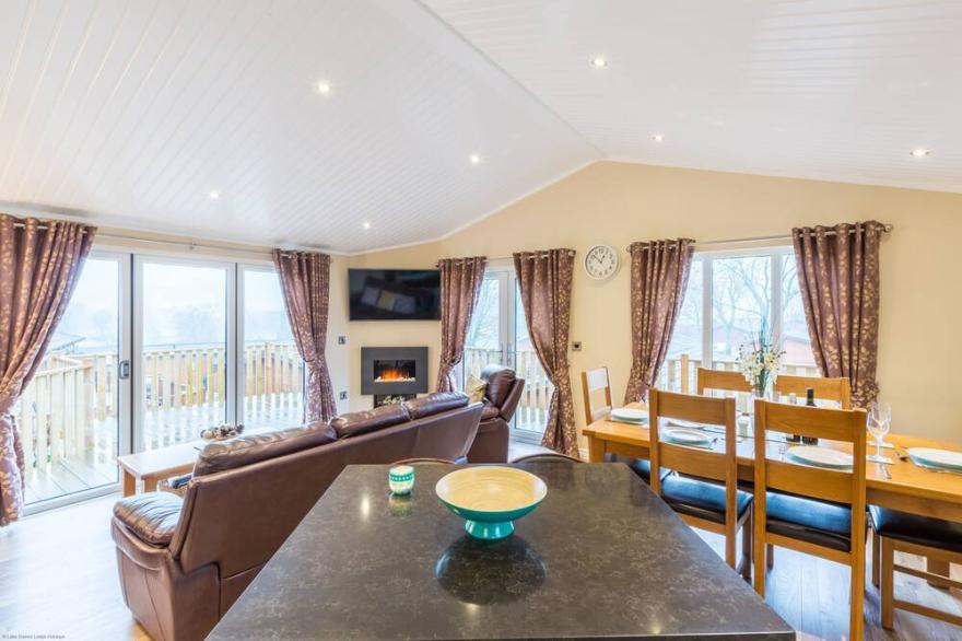 SUNNYBANK LODGE, family friendly, with a garden in Windermere