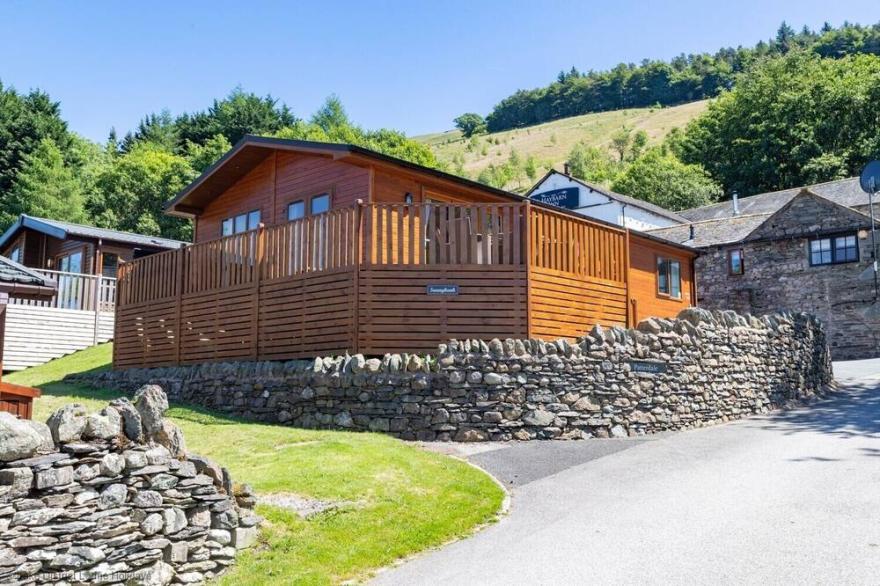 SUNNYBANK LODGE, family friendly, with a garden in Windermere