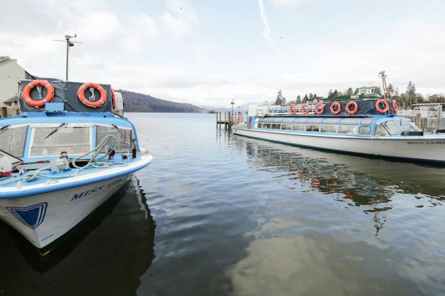 EASEDALE LODGE, pet friendly, with hot tub in Windermere