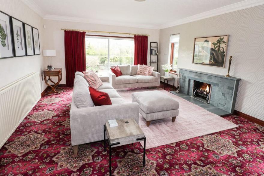 DALE VIEW, pet friendly, character holiday cottage in Cockermouth