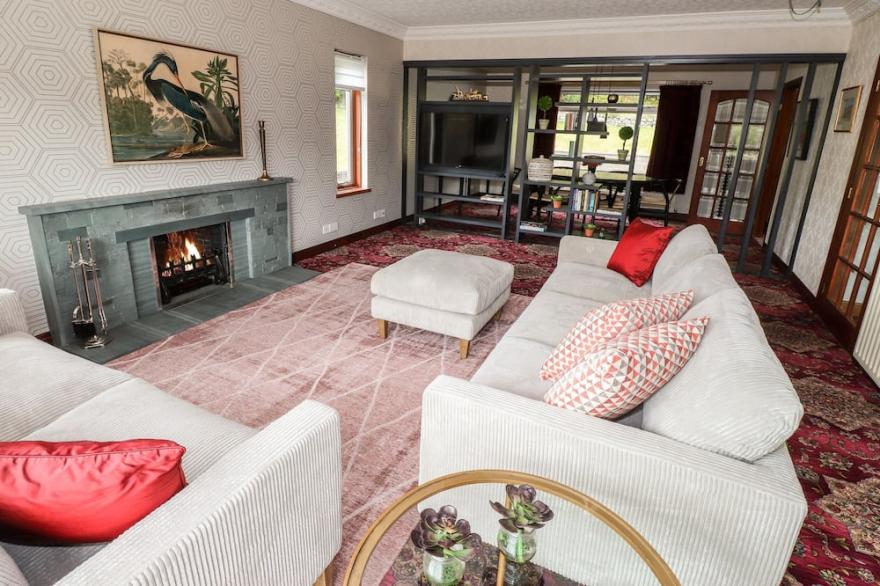 DALE VIEW, pet friendly, character holiday cottage in Cockermouth