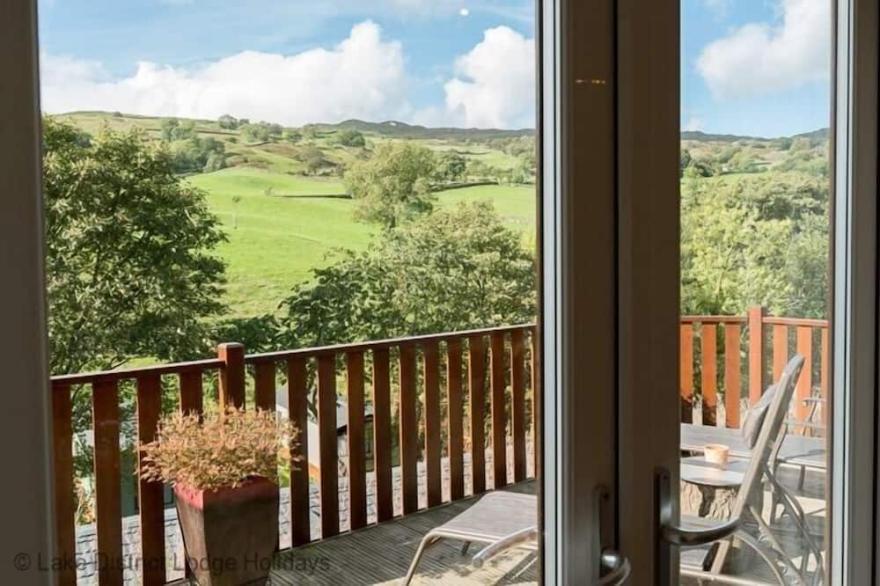 HORSESHOE LODGE, family friendly, with a garden in Windermere