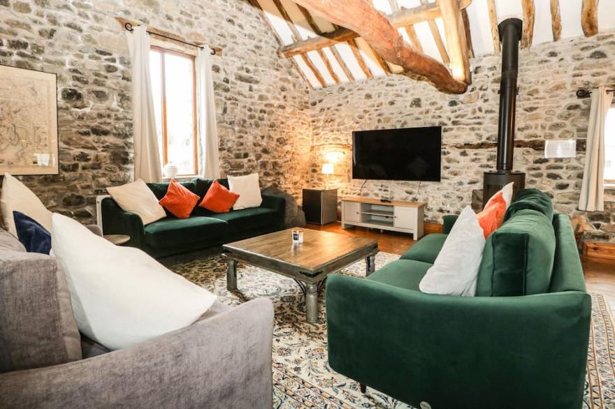THE BARN AT STAINTON, pet friendly in Sizergh, Cumbria
