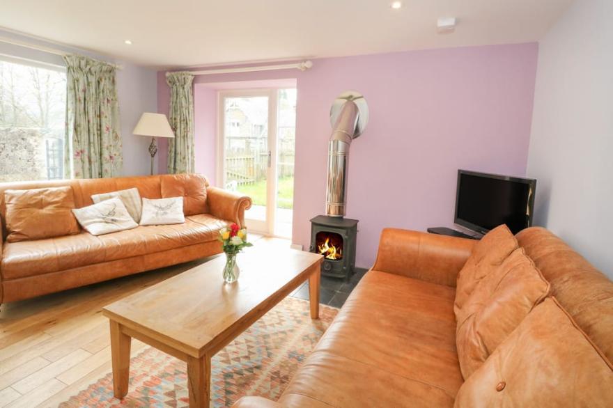 PUCCINI, pet friendly, with open fire in Strathtay