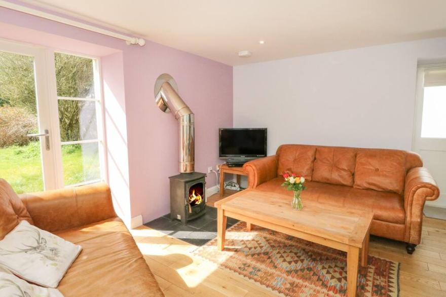 PUCCINI, pet friendly, with open fire in Strathtay