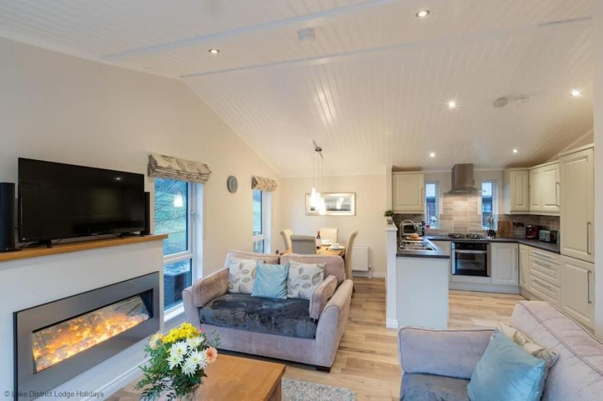 COMRAICH, pet friendly, luxury holiday cottage in Windermere