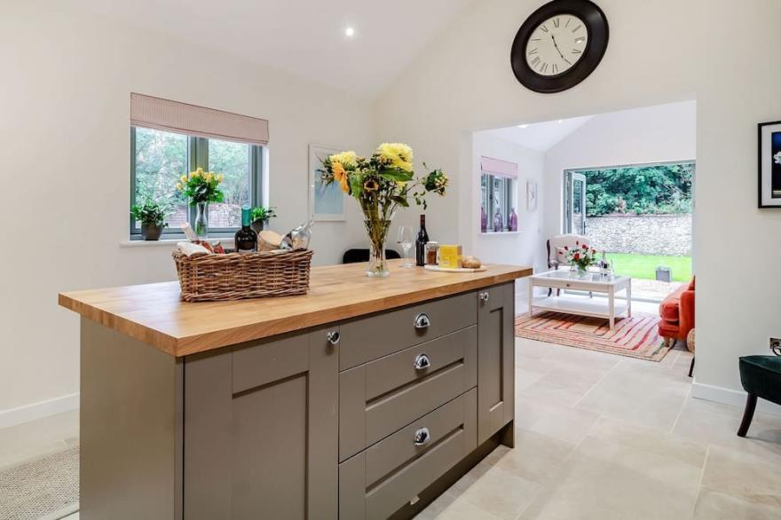 2 bedroom accommodation in Barrow, Near Bury St Edmunds