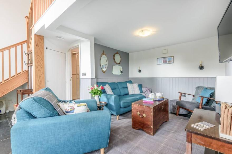 Chapel Cottage -  a  mkt - marketing that sleeps 4 guests  in 2 bedrooms
