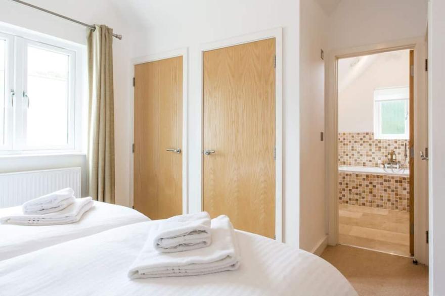 Trewhiddle Villa 14 -  a trewhiddle that sleeps 7 guests  in 4 bedrooms