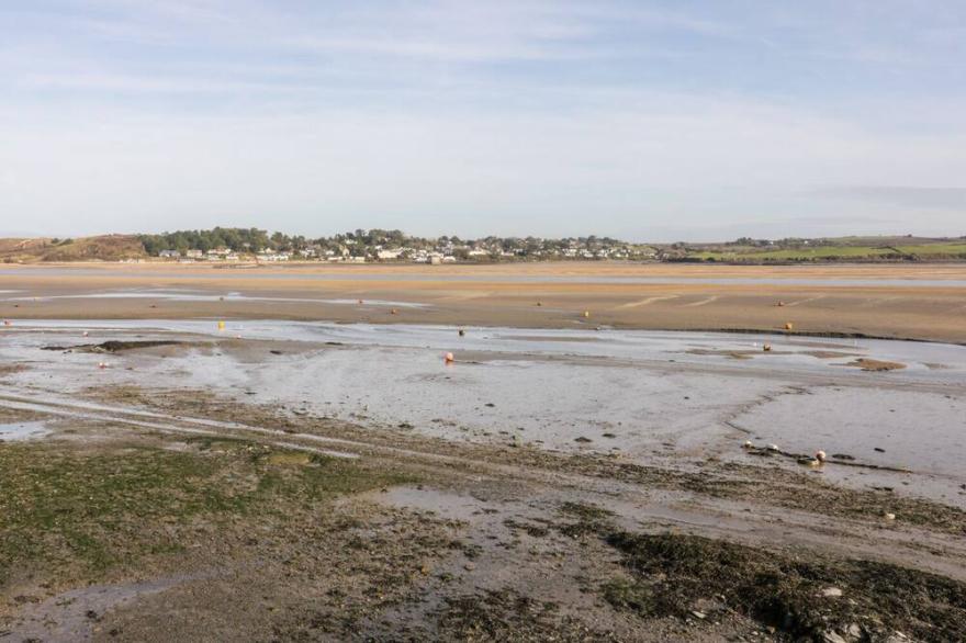 SARAH'S COTTAGE, family friendly, with a garden in Padstow