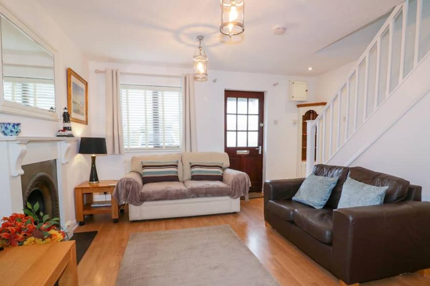 SARAH'S COTTAGE, family friendly, with a garden in Padstow