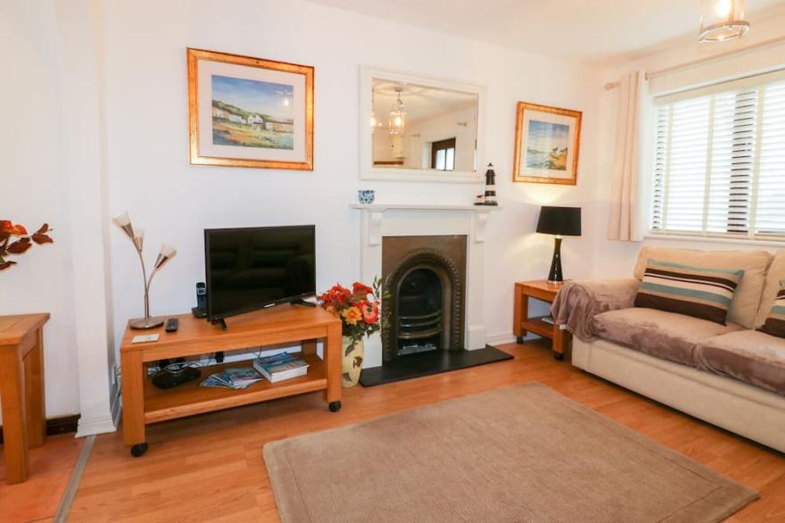 SARAH'S COTTAGE, family friendly, with a garden in Padstow