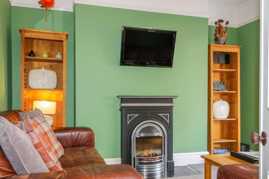 SEFTON HOUSE, family friendly, with a garden in Keswick