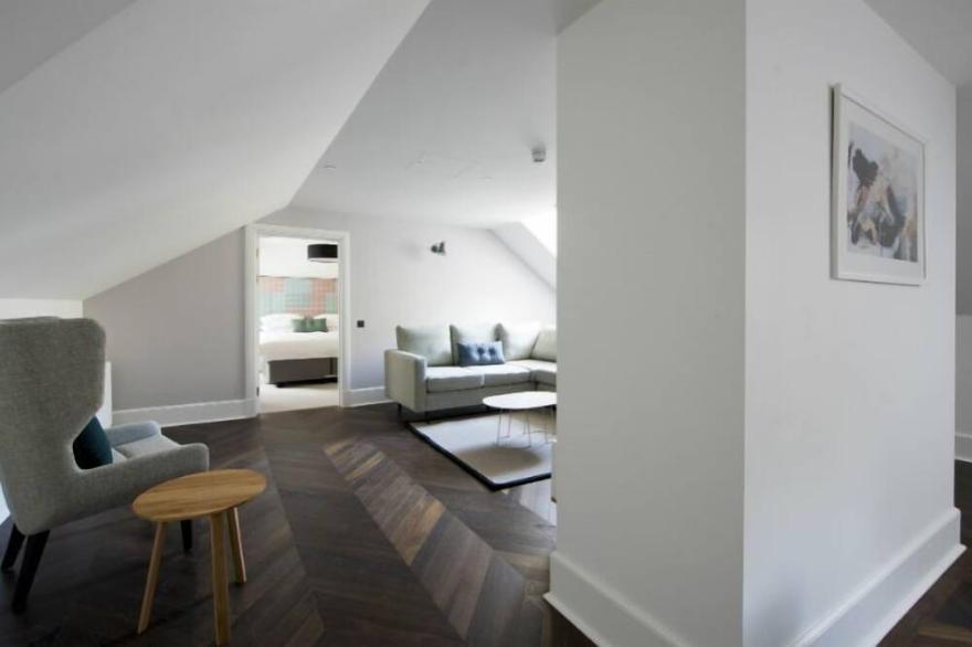 A lews castle that sleeps 4 guests  in 2 bedrooms