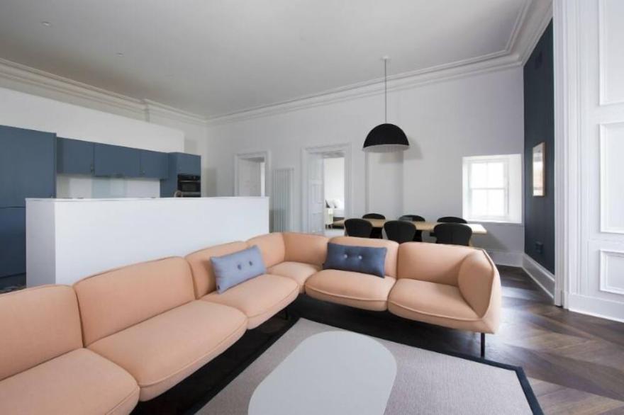 A lews castle that sleeps 4 guests  in 2 bedrooms