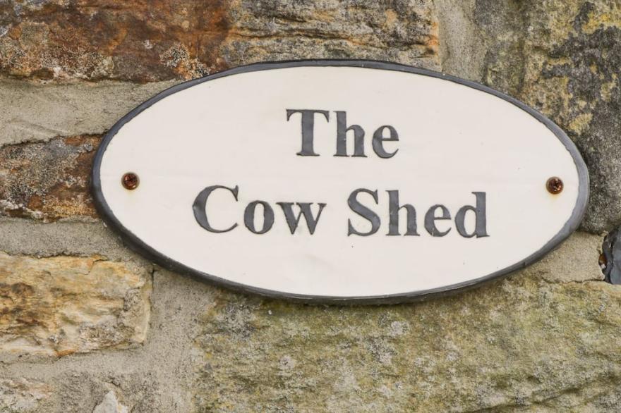 THE COWSHED, pet friendly, character holiday cottage in Hawsker