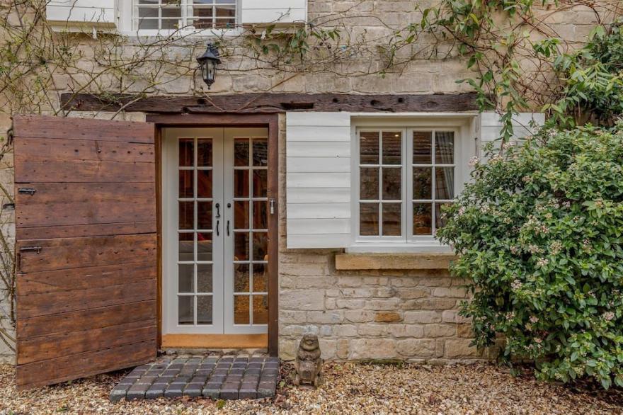 2 bedroom accommodation in Lower Kilcot, near Wotton-under-Edge