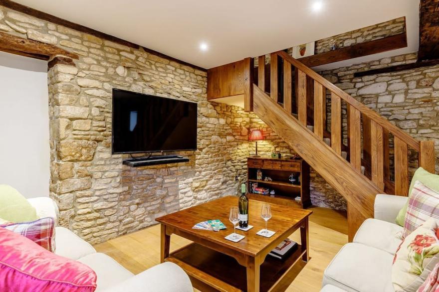 2 bedroom accommodation in Lower Kilcot, near Wotton-under-Edge