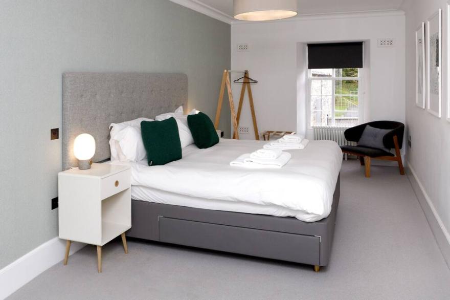 A lews castle that sleeps 4 guests  in 2 bedrooms