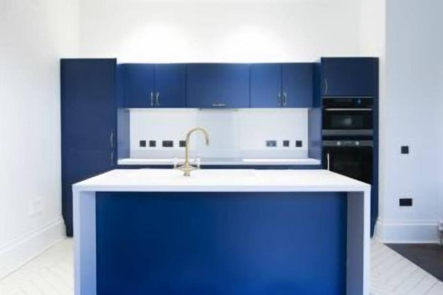 A lews castle that sleeps 4 guests  in 2 bedrooms