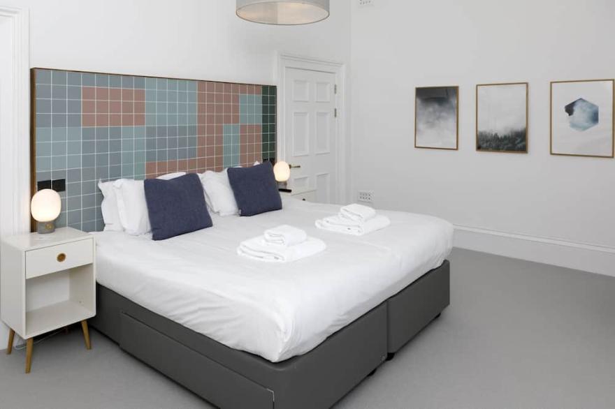 A lews castle that sleeps 2 guests  in 1 bedroom