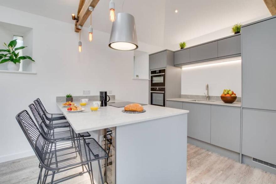 The Cart House - One Bedroom House, Sleeps 2
