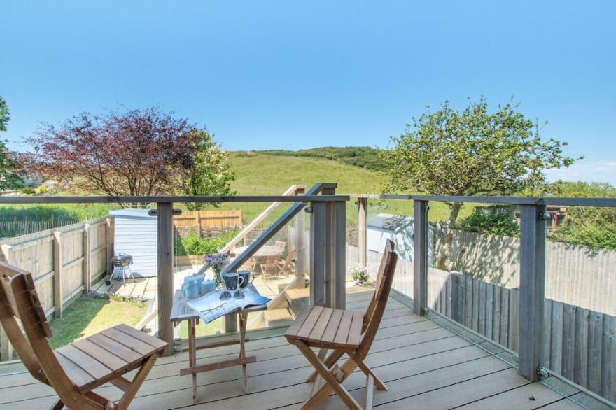 Dilly Dally - Four Bedroom House, Sleeps 8