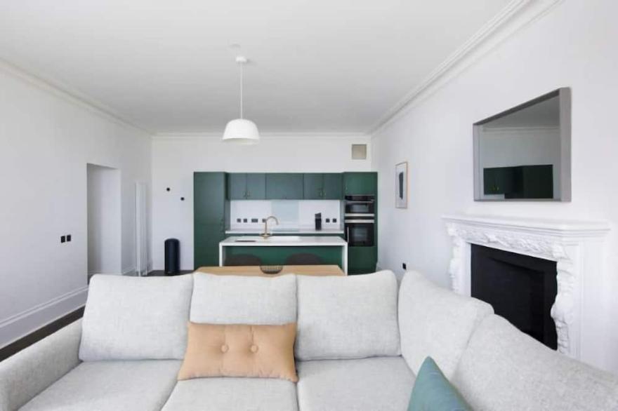 A lews castle that sleeps 2 guests  in 1 bedroom